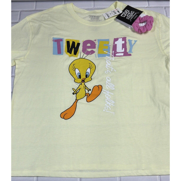 Looney Tunes Tops - Looney Tunes Tweety Bird T-Shirt Crew Neck Yellow Juniors Size 21 XXXL